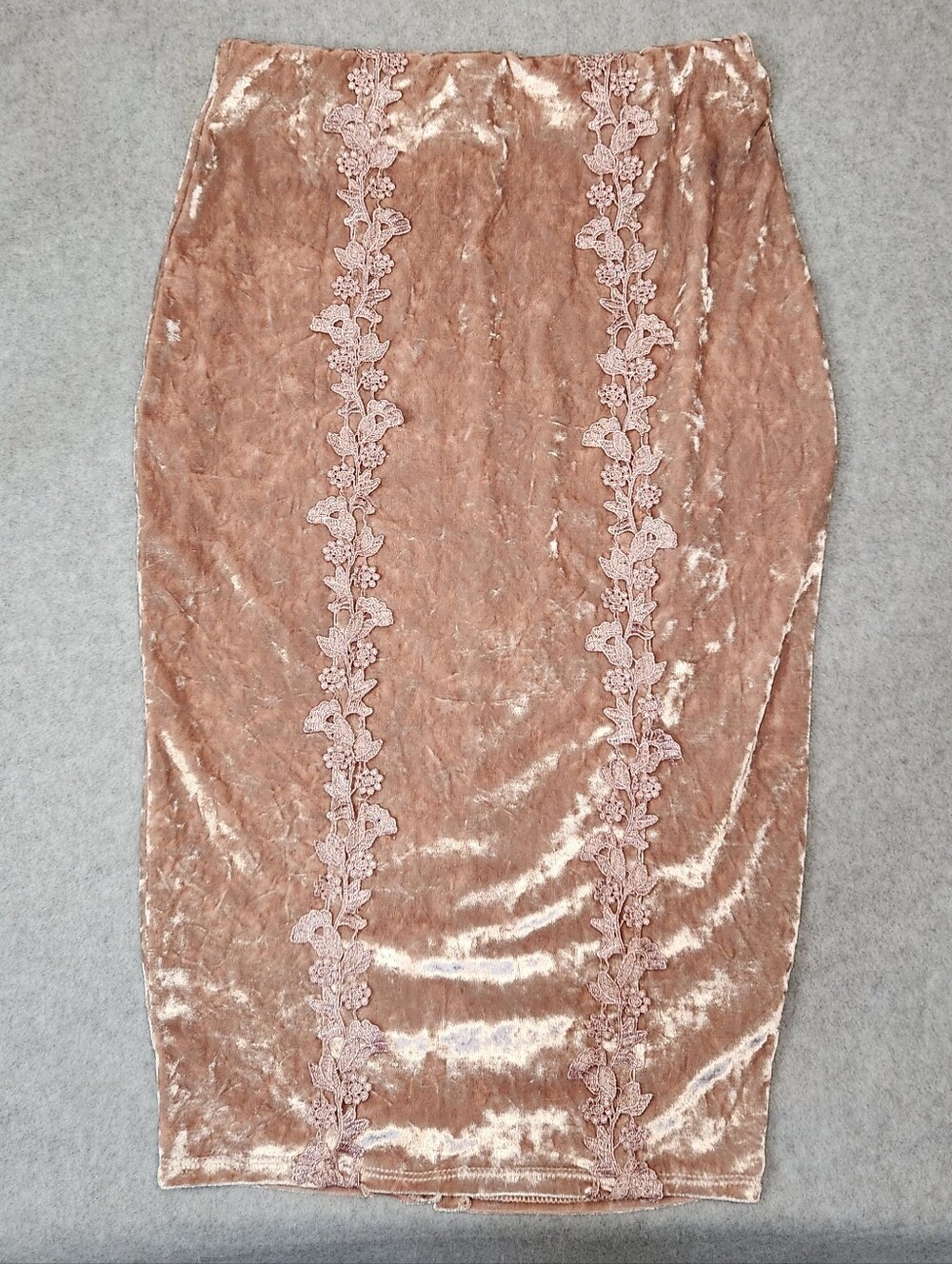Charlotte Russe Blush Pink Velvet Pencil Skirt with Floral Lace Trim Size Small